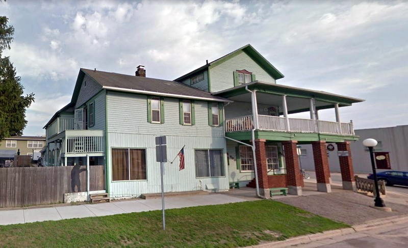 Spruce Motor Lodge - 2018 Street View (newer photo)